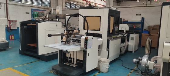 Automatische Kartondoos die Machine maken die het Kleine Horloge van de Juwelengift inpakken
