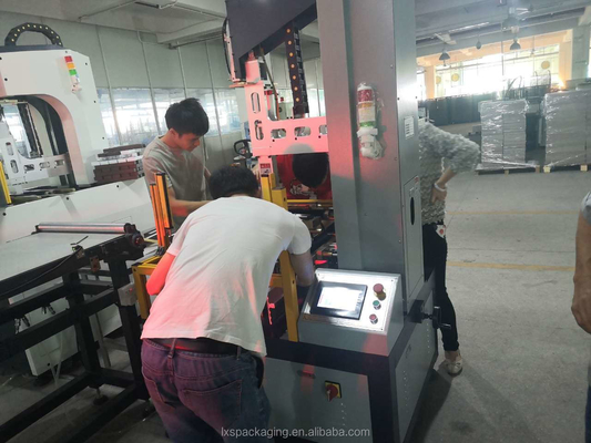Hoge Nauwkeurigheid Shoebox die de Levering van de Machine0.6mpa Lucht Pneumatisch maken