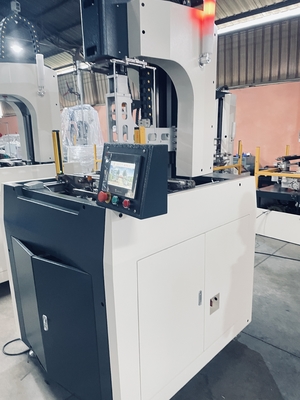 Semi Automatisch Karton die Machine, Vier Kanten vastbinden die de Mobiele Dekking van de Doosmachine vouwen