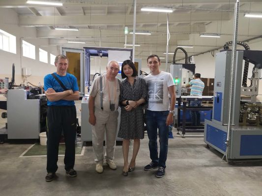 Mobiele Stijve Doosmachine met Snelheid die van 26pc per Minieme Giftdoos Machine maken