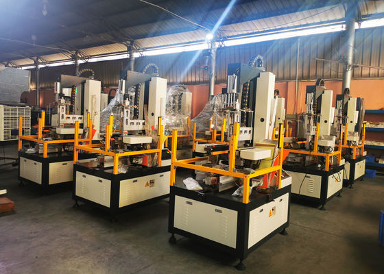 De semi Automatische Stijve Doos die van 950kg Machine 30pcs/min voor de Doos van Giftjuwelen vormen