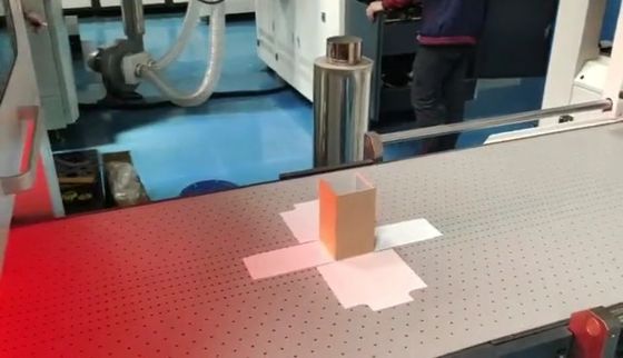 Stijve Vakje Boekdekking die Machine Plaatsende Machine 40pcs/min voor Verpakking lijmen