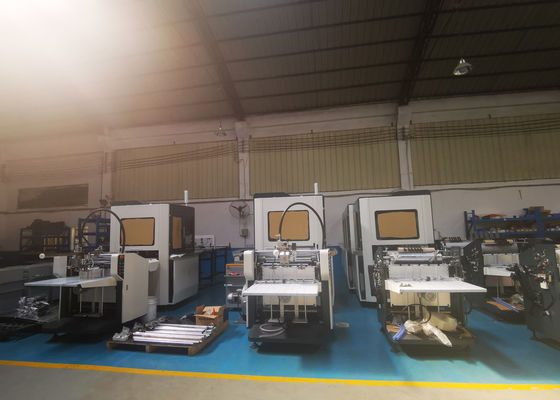 W3182XH2117mm Automatisch Geval die de telefoon van Machinehardcover het maken van machine behandelen maken