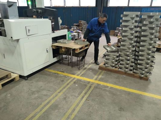 Ponsband voor Giftvakje die Vier Hoekmachine voor Wijnvakje Machine kleven