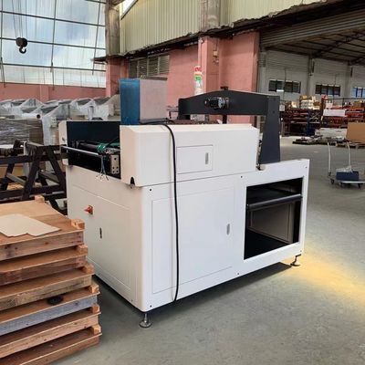Plakkende de Hoekenmachine van de Giftdoos met Snelheid 70pcs per Minuut die voor Kartondoos Machine maakt