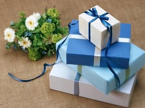 Plakkende de Hoekenmachine van de Giftdoos met Snelheid 70pcs per Minuut die voor Kartondoos Machine maakt