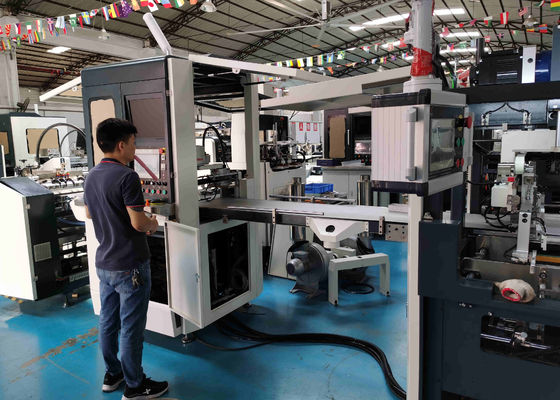 Kleedt Verpakkende Doos Makend Machine 40pcs/Min Box Length 50350mm