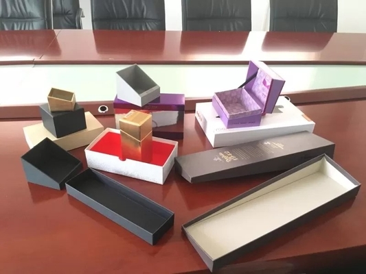 Automatische Stijve Doos Verpakkende Machine voor Kosmetische High-End van Luxury&Perfume Wijn die Doos vormen